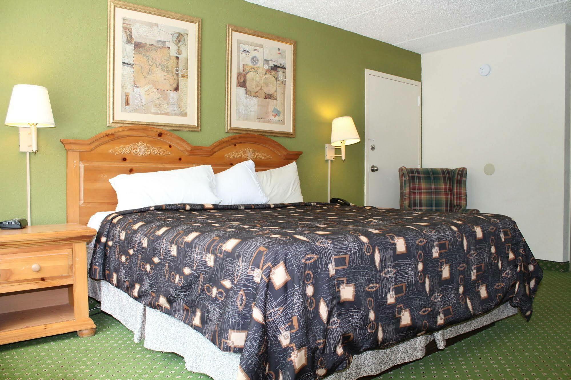 Travelers Inn Kingsland Bagian luar foto